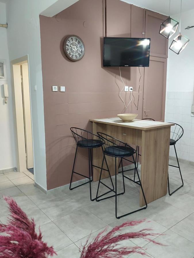 Anibo Studios And Apartments Zero Point 52 Солун Екстериор снимка